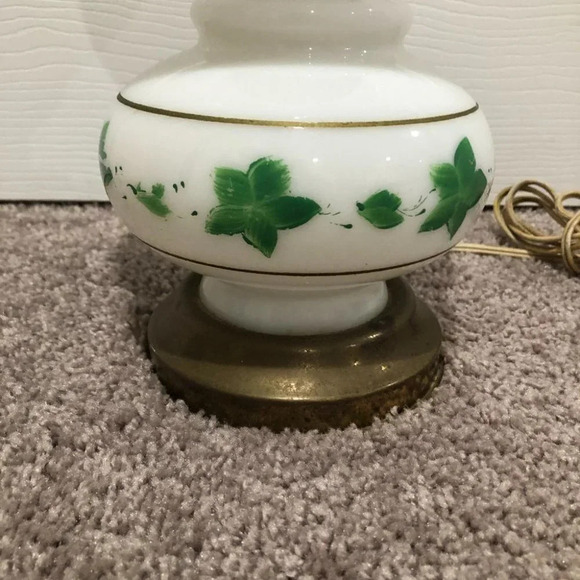 Vintage Milk glass Green leaf Hurricane Parlor Lamp Gone With The Wind style - Picture 2 of 12